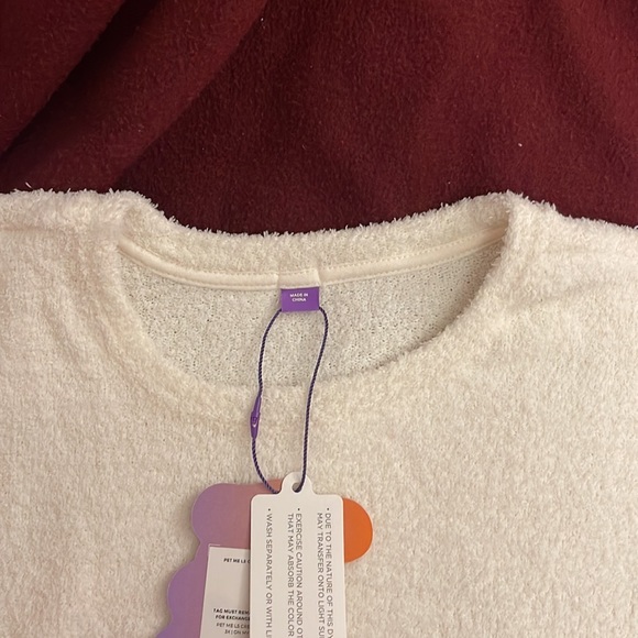 YITTY Pet me LS screw neck top - Picture 1 of 4